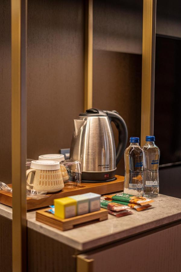 Han 1772 Hotel Istambul Exterior foto A kettle in a hotel room