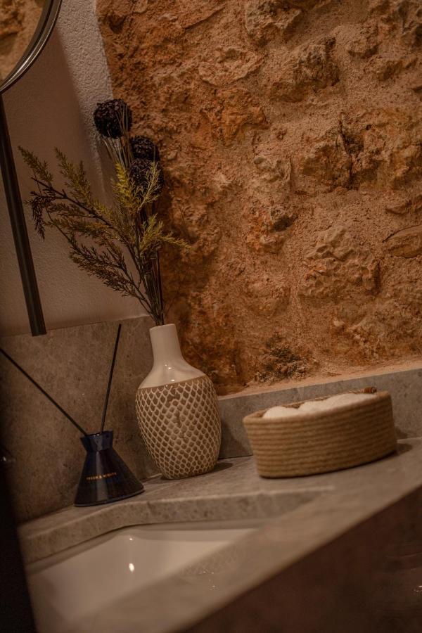 Han 1772 Hotel Istambul Exterior foto A bathroom in the hotel