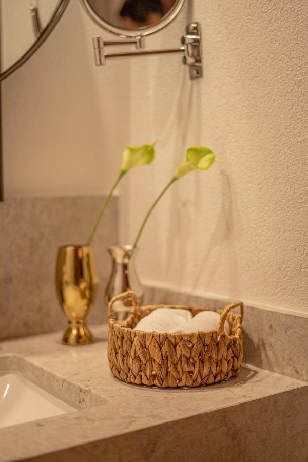 Han 1772 Hotel Istambul Exterior foto A bathroom at the hotel