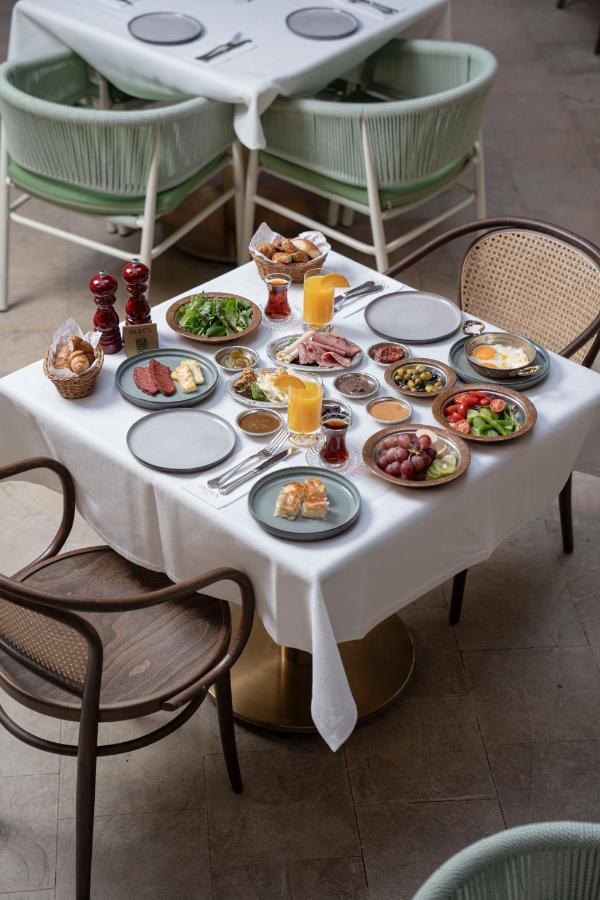 Han 1772 Hotel Istambul Exterior foto A traditional Turkish breakfast
